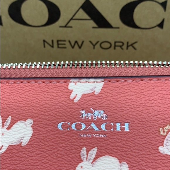 COACH COSMETIC CASE 17 WITH BUNNY SCRIPT PRINT - Picture 6 of 16